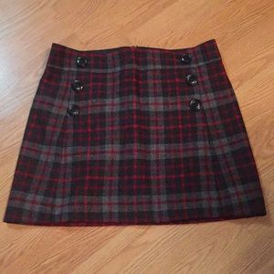 Gap skirt